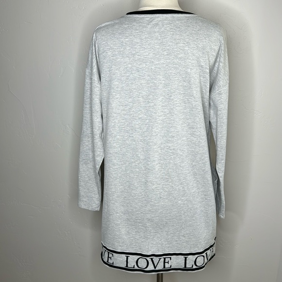 Soho sweatshirt dress LOVE graphic repeats along hem Size Large - Picture 5 of 14